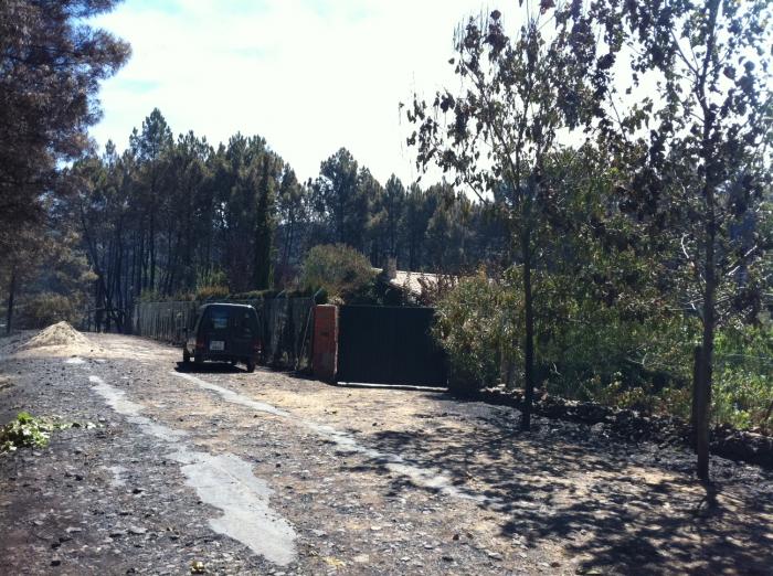 El incendio forestal que afecta a Gata, Torre y Villasbuenas se originó en un vertedero de Gata