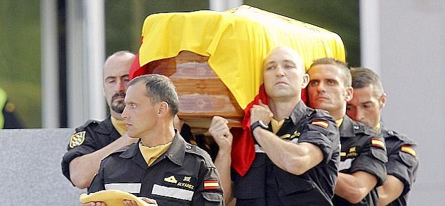Defensa concede la Cruz del Mérito Militar al cabo primero fallecido en el incendio forestal de Gata