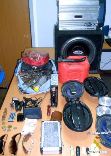 La Guardia Civil detiene al autor del robo en el interior de nueve vehículos en Feria y Arroyo de San Serván