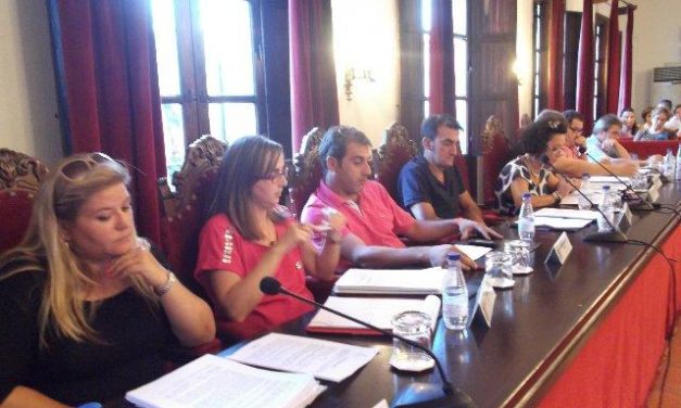 El pleno de Coria rechaza el recurso del PSOE sobre las cantidades cobradas por la edil Miguel Villanueva