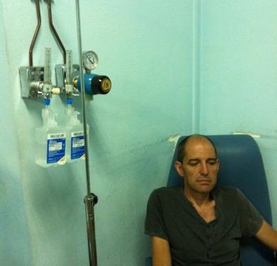 El alcalde de Alburquerque es ingresado con alteraciones cardíacas tras 87 días en huelga de hambre