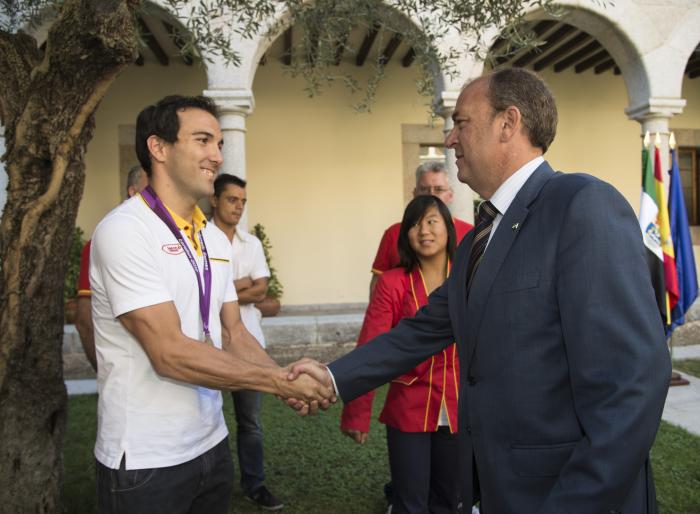 Monago resalta el esfuerzo y sacrificio de los deportistas olímpicos extremeños como referente para los jóvenes