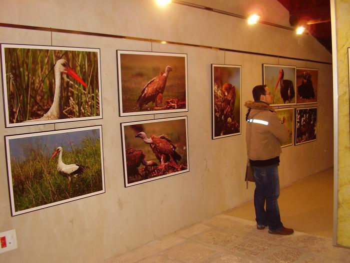 El fotógrafo bilbaíno Antonio López expone en la oficina de turismo y en el Museo Pérez Comendador de Hervás
