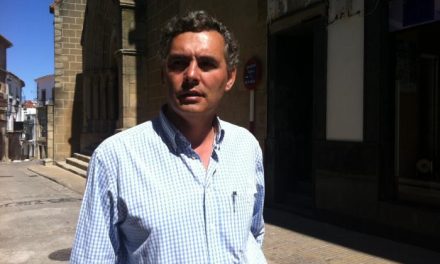 El alcalde de Valencia de Alcántara renuncia a la paga de Navidad en solidaridad con los funcionarios