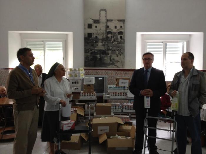 Fundación Cofares dona a la Residencia de San Antonio de Valencia de Alcántara alimentos y material de cura