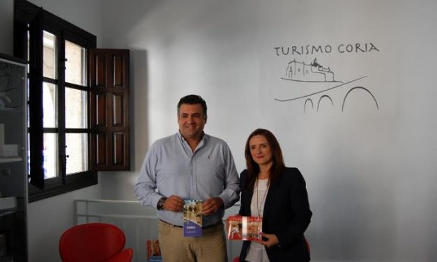Coria estrena las nuevas dependencias de la oficina de Turismo ubicada en la plaza de San Pedro