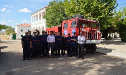 La Diputación de Badajoz dona un vehículo a la  Agrupación de Bomberos Voluntarios de Zarza Capilla