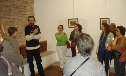 El pintor José Manuel García “Jomi” y la fotógrafa María Bote dirigen visitas guiadas de sus obras