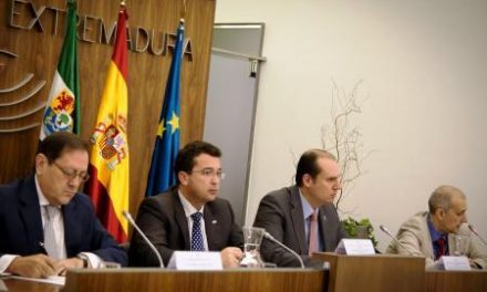 Hernández Carrón destaca que Extremadura paga puntualmente a sus oficinas de farmacia