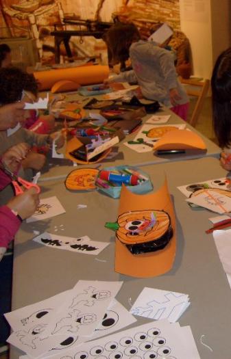 El Museo del Corcho de San Vicente acoge un taller para niños para elaborar motivos de Halloween con corcho