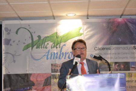 Víctor del Moral inaugura la XV edición del Otoño Mágico del Valle del Ambroz, fiesta de interés turístico