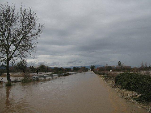 El temporal de lluvia provoca numerosas incidencias en las carreteras y localidades de la provincia de Badajoz
