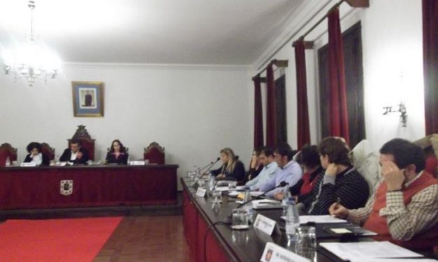 El pleno de Coria aprueba por unanimidad un nuevo convenio colectivo para los trabajadores municipales