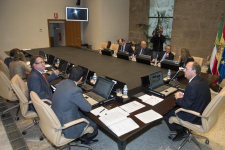 El Gobierno de Extremadura prorrogará los contratos de 152 promotores de empleo del SEXPE en 2013