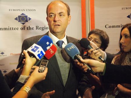 Monago defiende en Europa la necesidad de mantener el aporte de fondos de cohesión para las regiones objetivo 1