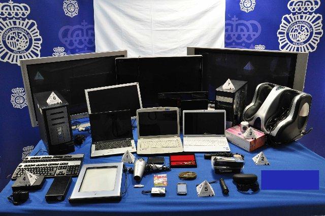 La Policía Nacional detiene a dos jovenes por varios robos cometidos en la ciudad de Cáceres