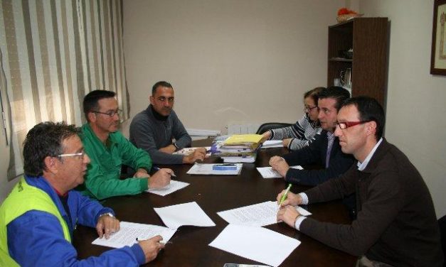 El Ayuntamiento de Moraleja y los representantes de los trabajadores firman el convenio colectivo de 2013