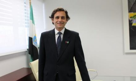 Joaquín García asume la gerencia del SES para continuar con la “magnífica” gestión de su predecesor