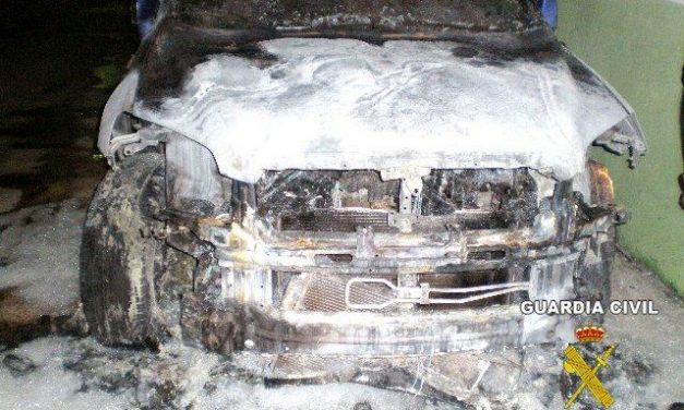 La Guardia Civil detiene a una mujer de 52 años acusada de quemar seis vehículos  en Usagre