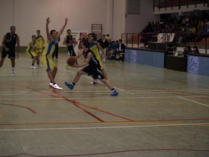 El equipo Baños de Montemayor Villa Termal gana la final de la Copa Federación de Baloncesto