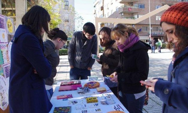 Juventudes Socialistas de Coria desarrolla una campaña informativa para jóvenes sobre la igualdad
