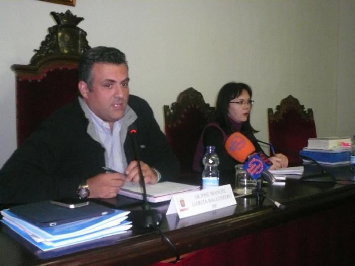 El alcalde de Coria pide al PSOE que presente en pleno problemas vinculados con la gestión municipal