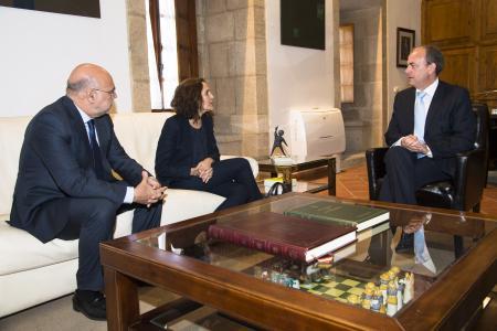 Altadis asegura al presidente del Gobierno extremeño que mantendrá su compromiso con el sector tabaquero