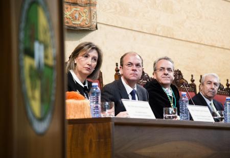 Monago apuesta por la unidad “sin barreras” entre Gobex y UEx para el desarrollo de Extremadura