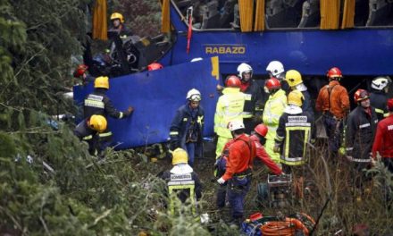 López Iglesias asiste hoy al funeral de los 11 ciudadanos portugueses fallecidos en el accidente de autobús de Sertã