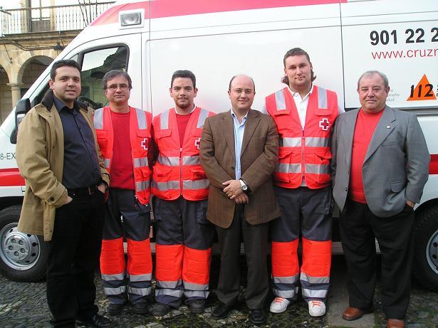 Cruz Roja de Valencia de Alcántara dispone de una nueva ambulancia con medios más modernos
