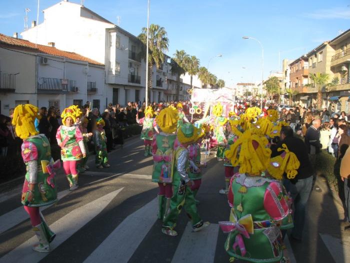 Los ganadores del Carnaval de Moraleja donan la mitad del premio a la Asociación Oncológica Extremeña