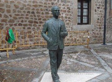 La inauguración de la escultura de García Matos en Plasencia cierra los actos del centenario de su nacimiento