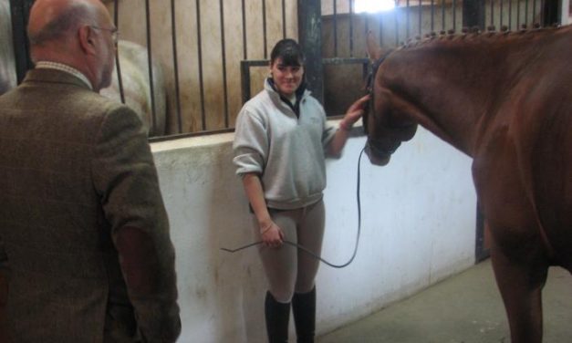 Extremadura apuesta por la formación de alumnos con caballos de carrera con un acuerdo con los hipódromos