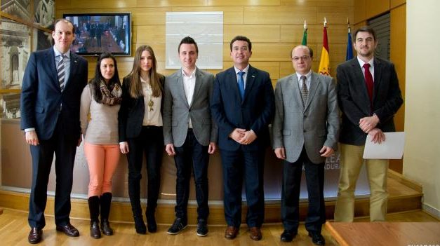 El consejero Hernández Carrón anuncia la elaboración del I Plan Marco de Consumo en Extremadura