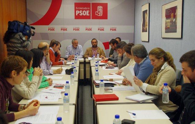 El PSOE de Cáceres muestra su «apoyo incondicional» con los afectados por las subordinadas