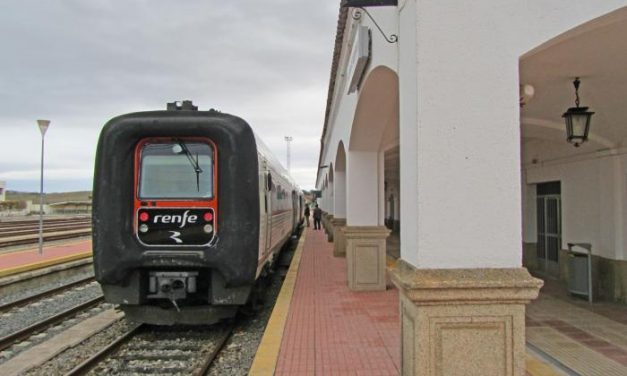 Adif invierte más de 115.000 euros en modernizar y mejorar la estación de tren de Valencia de Alcántara