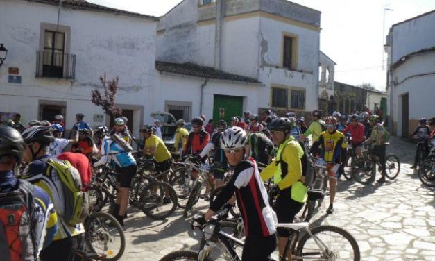 Más de 100 ciclistas realizaron la marcha «BBT Fresnedosa» en el término de Torrejoncillo