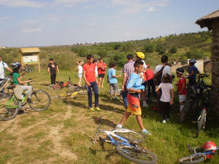 Más de  20 niños participan en la primera etapa de la V edición del mes de la bici de Moraleja