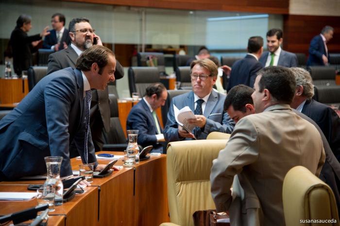 La Asamblea aprueba la Ley de Renta Básica Extremeña de Inserción con el voto a favor de PP, PSOE e IU