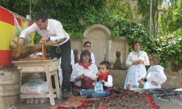 Cientos de romeros viven con fervor y alegría la tradicional romería urbana de San Isidro en Valencia de Alcántara