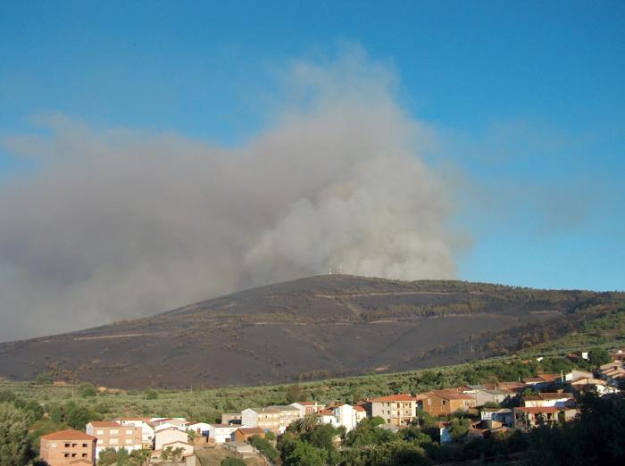 La quema de rastrojos el fin de semana calcina seis hectáreas de matorral en el norte de Cáceres