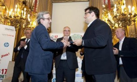 El Gobierno de Extremadura felicita al Centro de Cirugía de Mínima Invasión por su Premio Internet 2013
