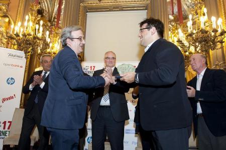 El Gobierno de Extremadura felicita al Centro de Cirugía de Mínima Invasión por su Premio Internet 2013