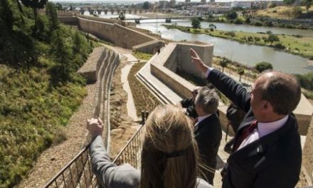 Monago valora como positivos los compromisos del Ministerio de Fomento con Extremadura