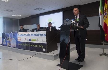 El presidente Monago destaca el papel de Extremadura en el contexto energético de España