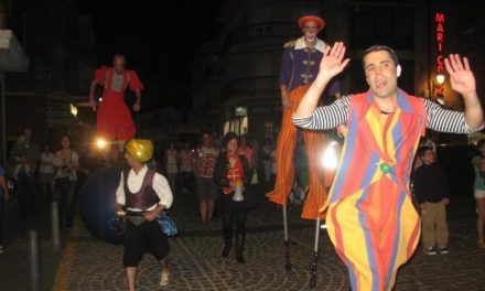 Cientos de personas disfrutan del  segundo festival de teatro en la calle el fin de semana en Moraleja