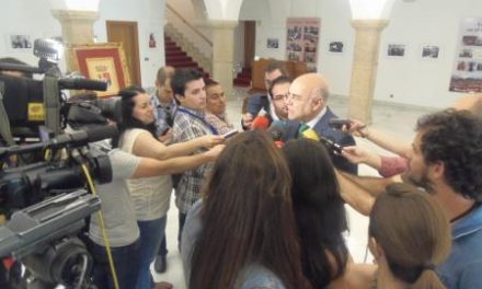 Monago no asumirá el dictamen sobre la directiva del tabaco por ser contrario a los intereses de Extremadura