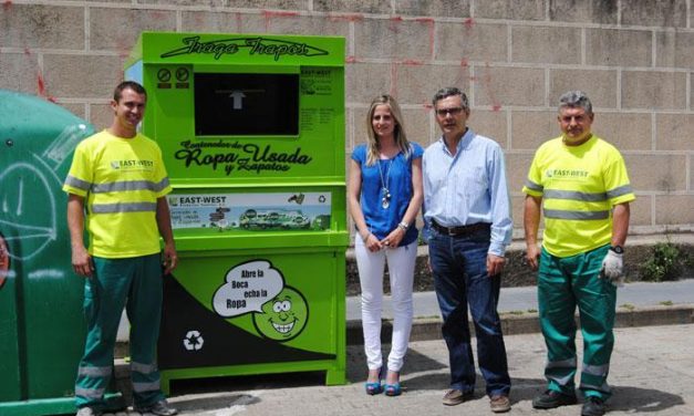 El Ayuntamiento de Valencia de Alcántara instala cuatro contenedores de recogida selectiva de ropa usada