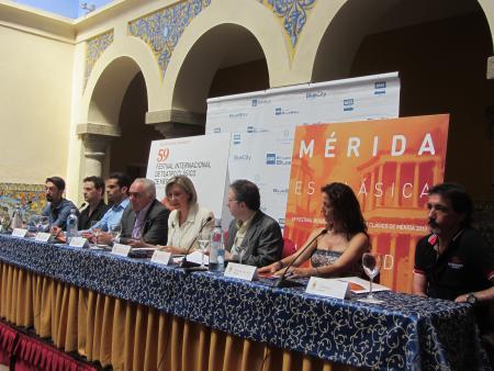 Nogales destaca la relevancia de contar con la Orquesta de Extremadura en el Festival de Teatro Clásico de Mérida
