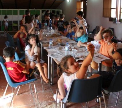 El Centro de Interpretación de Tajo Internacional organiza talleres de reciclaje para niños